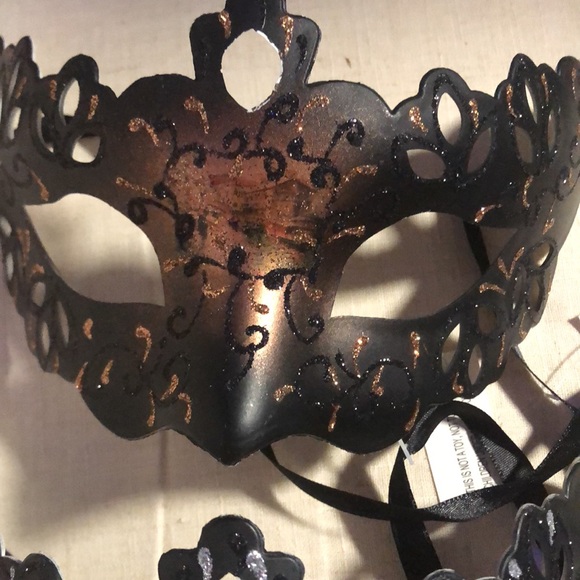 Face masks with Ties for Halloween NWT - Picture 4 of 8